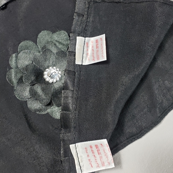 Unbranded black and silver scarf with flowers - Picture 4 of 5